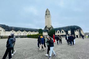 Voyages de la Mémoire : les collégiens maralpins se rendent à Verdun et à Caen