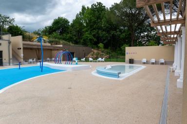 Piscine de Valbonne - Agrandir l'image, fenêtre modale