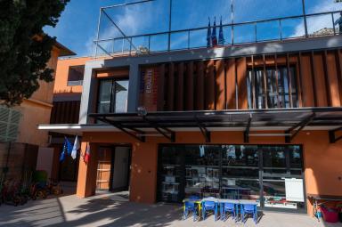 Ecole Èze - Agrandir l'image, fenêtre modale