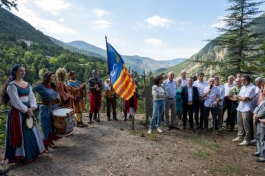 Château Guillaumes - Agrandir l'image, fenêtre modale