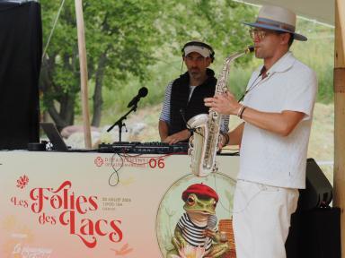 Folies des lacs - Agrandir l'image, fenêtre modale