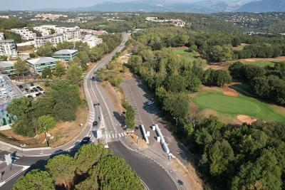 Aire de SophiaTech - Agrandir l'image 10 sur 18, fenêtre modale