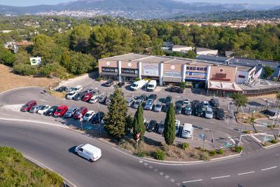 Aire de Tiragon - Agrandir l'image 11 sur 18, fenêtre modale