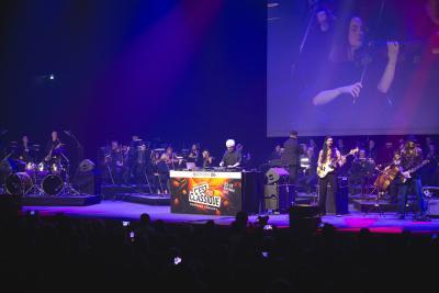 Cerrone - C'est pas Classique - Agrandir l'image 2 sur 71, fenêtre modale