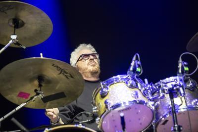 Cerrone - C'est pas Classique - Agrandir l'image 3 sur 71, fenêtre modale