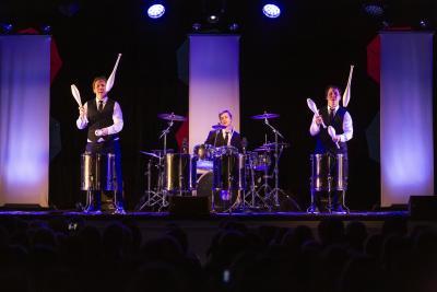 Drum Brothers - C'est pas Classique - Agrandir l'image 16 sur 71, fenêtre modale