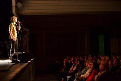 Amaury Vassili - Agrandir l'image 24 sur 30, fenêtre modale