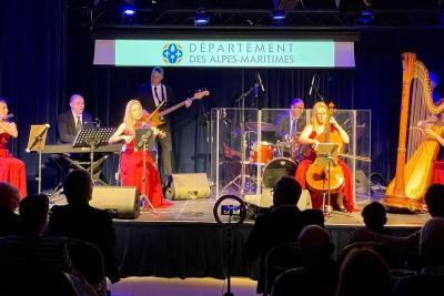 Harpsody Orchestra - C'est pas Classique - Agrandir l'image 64 sur 71, fenêtre modale