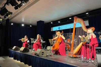 Harpsody Orchestra - C'est pas Classique - Agrandir l'image 65 sur 71, fenêtre modale