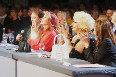 Super Mamie 2023 - 3 - Agrandir l'image 3 sur 6, fenêtre modale