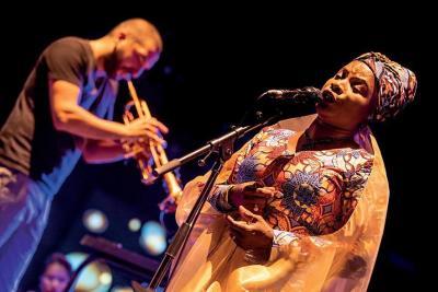 2018 - Ibrahim malouf - Angélique Kidjo - Agrandir l'image 10 sur 22, fenêtre modale