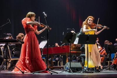 2021 - Camille et Julie Berthollet - Agrandir l'image 6 sur 22, fenêtre modale