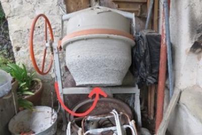 Nid frelon asiatique Puget-Théniers bétonnière - Agrandir l'image 1 sur 2, fenêtre modale