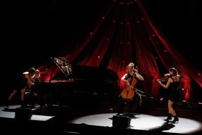 Salut Salon - Agrandir l'image 20 sur 26, fenêtre modale