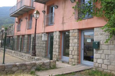 Le bâtiment de la médiathèque de Roquebillière - Agrandir l'image 1 sur 5, fenêtre modale