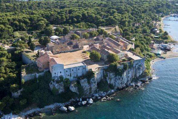 Fort Royal, île Sainte-Marguerite, Cannes - Agrandir l'image, fenêtre modale