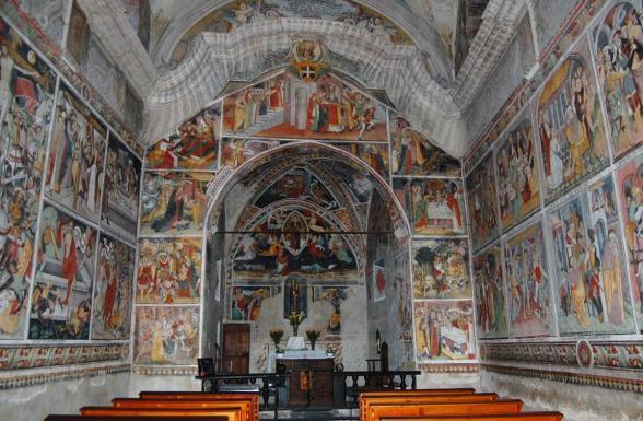 La chapelle Notre-Dame-des-Fontaines La Brigue - Agrandir l'image, fenêtre modale