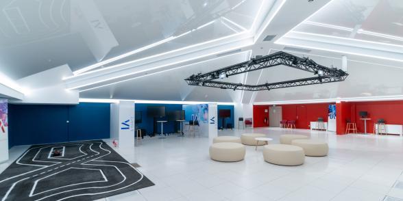 Photo d'une salle de la Maison de l'Intelligence Artificielle - Agrandir l'image, fenêtre modale