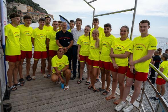 Surveillants de baignades - Agrandir l'image, fenêtre modale