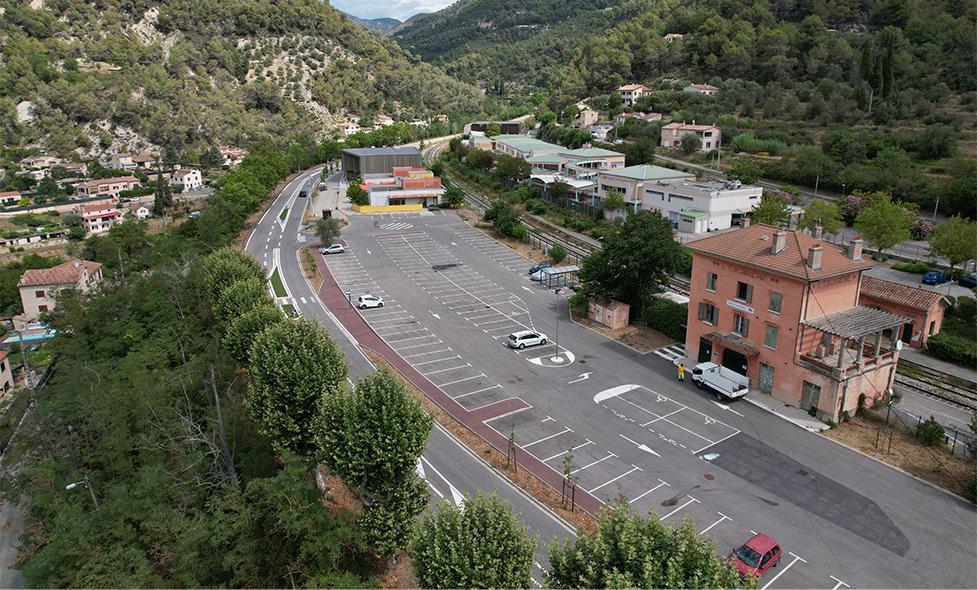 Aire de la Gare de l'Escarène - Agrandir l'image, fenêtre modale