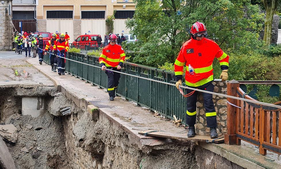 Tempête Alex - Femmes et hommes au coeur de la Reconstruction - Agrandir l'image, fenêtre modale