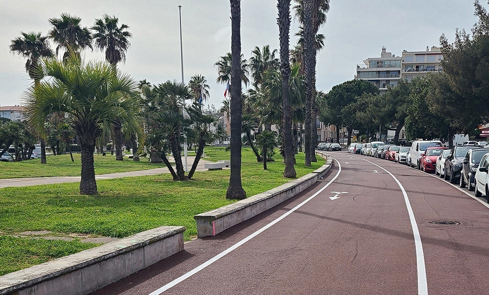 Piste cyclable Littoral Antibes - Agrandir l'image, fenêtre modale