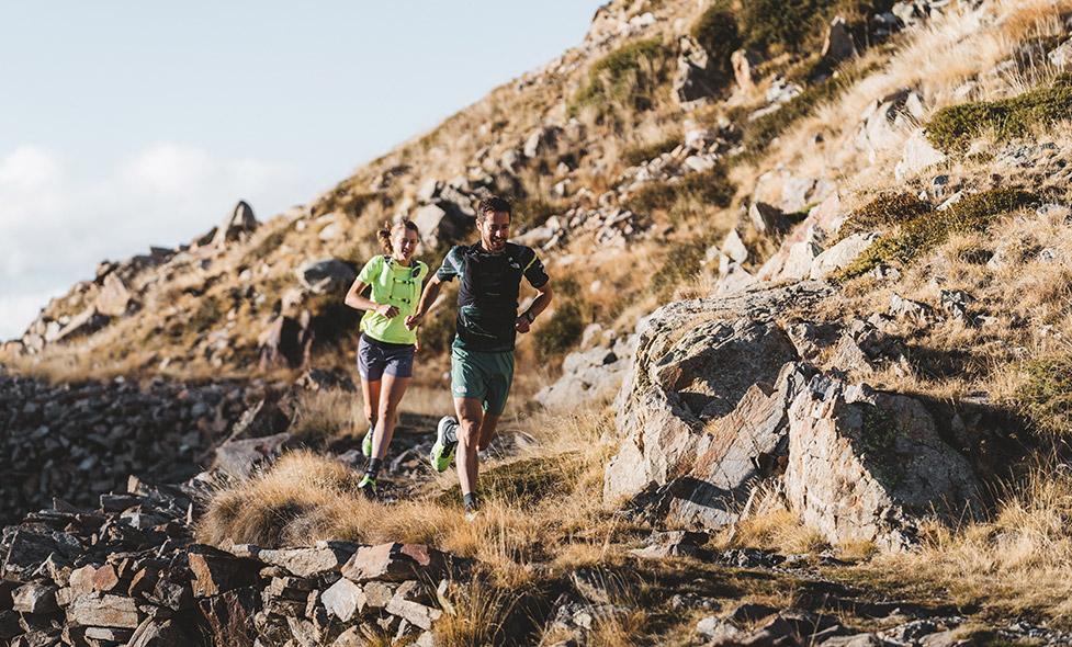 2 personnes qui font un trail - Agrandir l'image, fenêtre modale